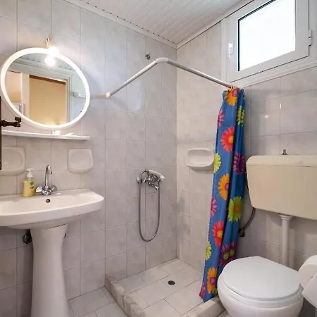 Artemis Hotel